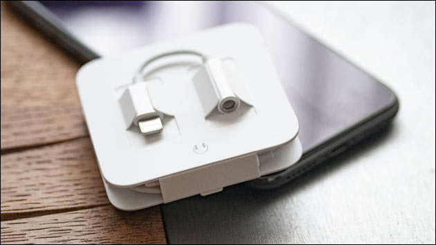 Apple: iPhone Klinkenadapter für Kopfhörer